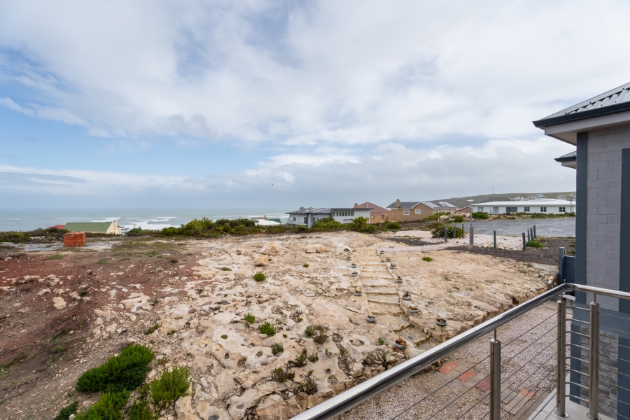 6 Bedroom Property for Sale in Oceanview Heights Western Cape